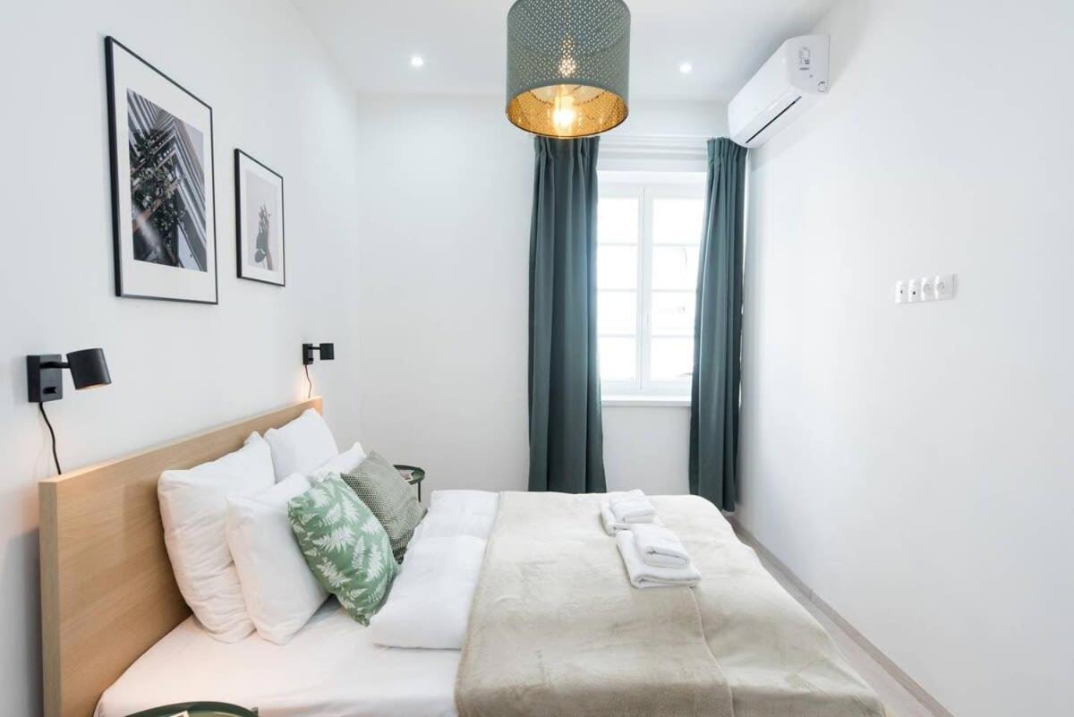 Trendy Central Apartment At Castle Budapest Esterno foto