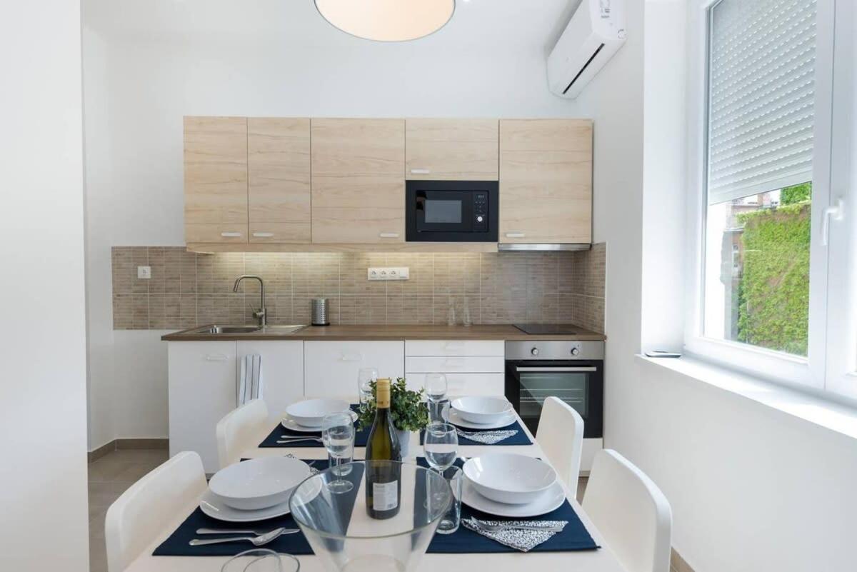 Trendy Central Apartment At Castle Budapest Esterno foto