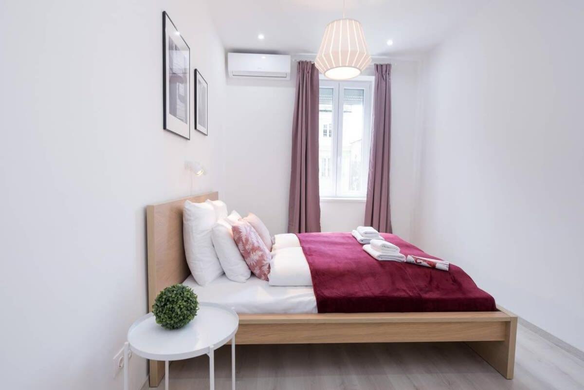 Trendy Central Apartment At Castle Budapest Esterno foto